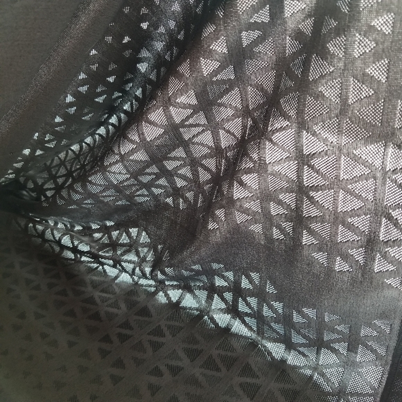 Gymshark Triangle Pattern Seamless Shirt - Picture 8 of 9